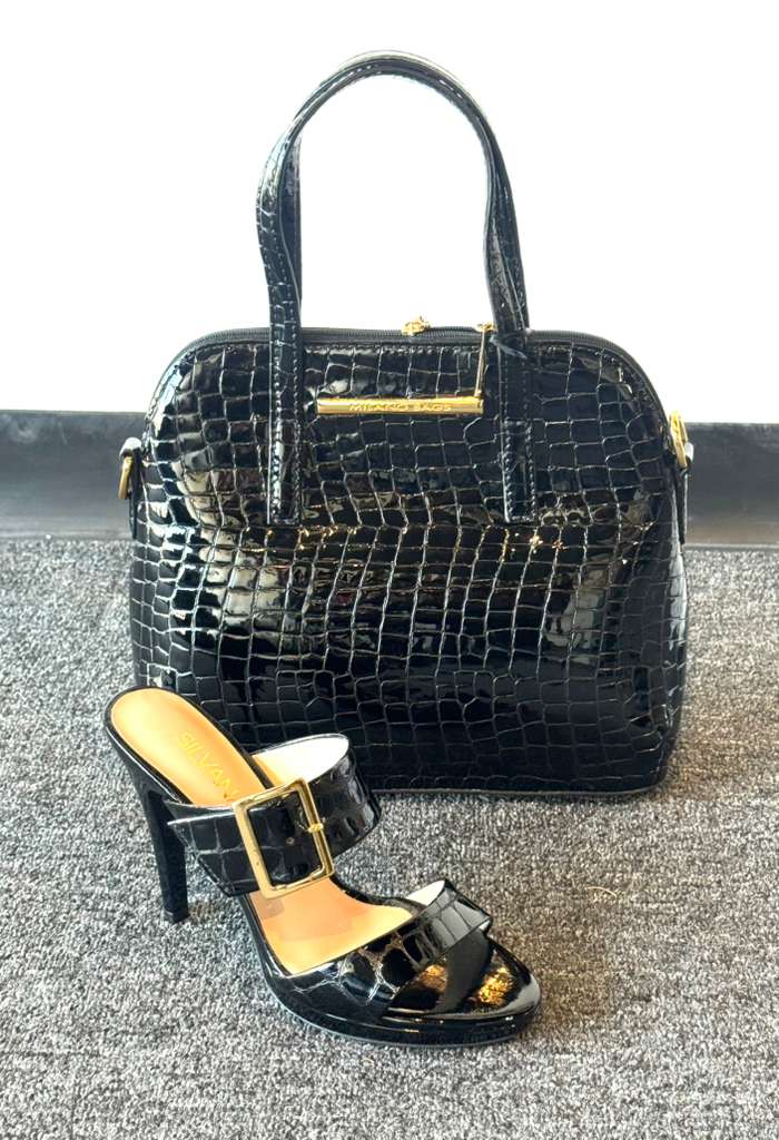 10551